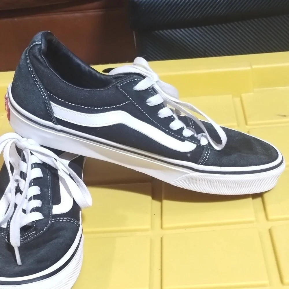 Vans Old Skool Low Top Sneakers Black White Suede Canvas Skater Shoes Women